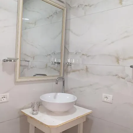 アパート 27 ティラナ